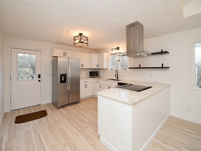 Building Photo - 4640 Washington Ave