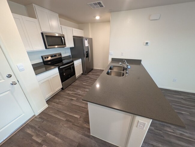 Building Photo - 4935 Olive Mesa Ave