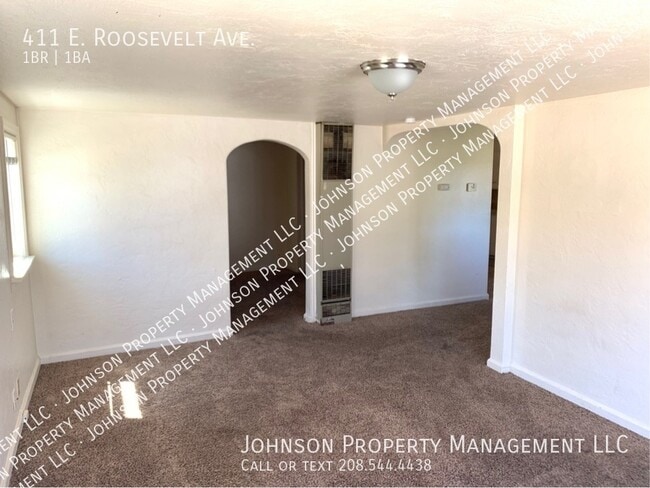 Building Photo - 411 E Roosevelt Ave