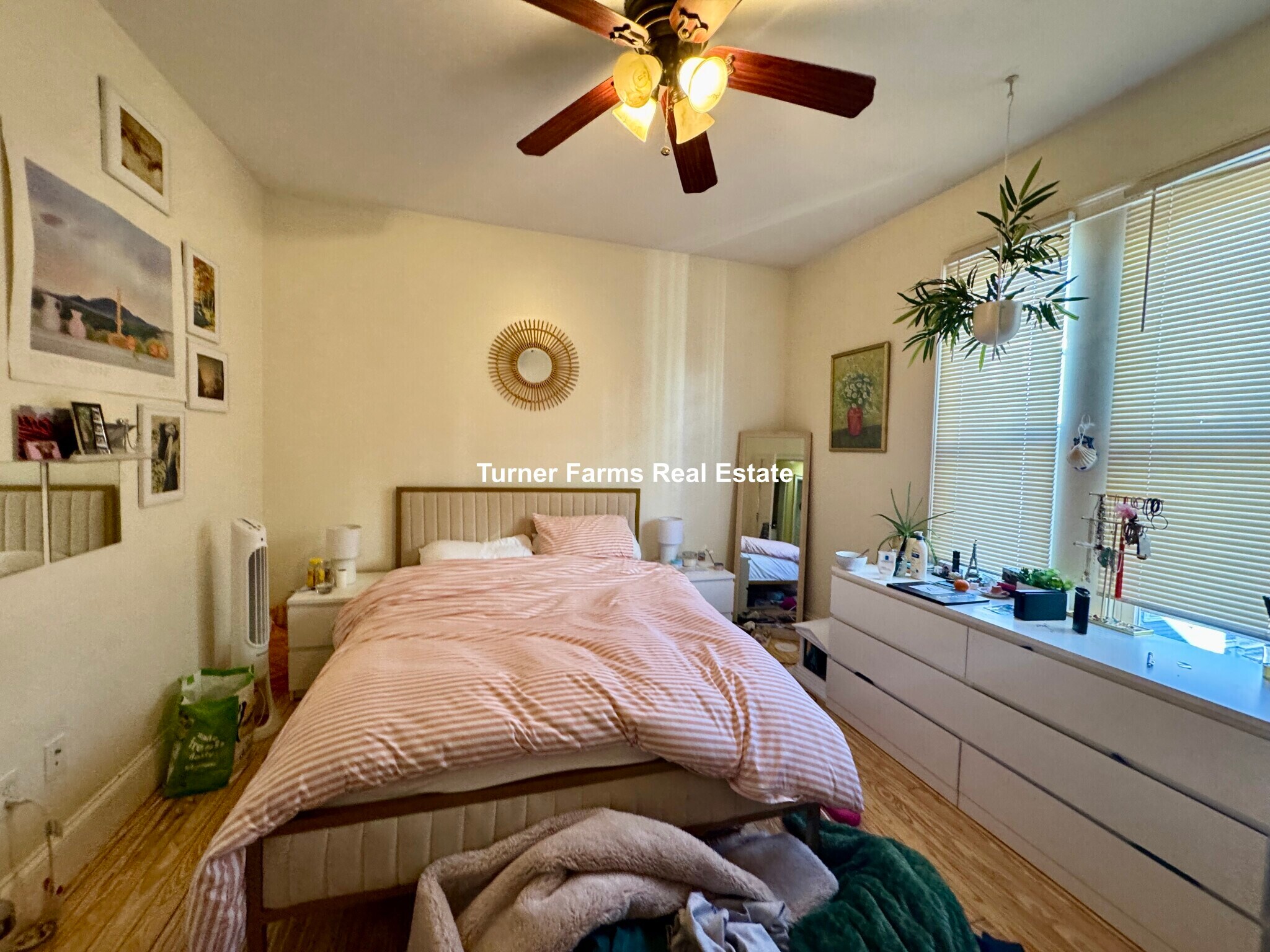 Building Photo - 725 Parker St