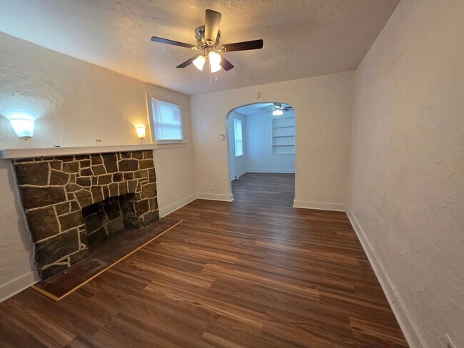 Building Photo - Efficacy apartment for rent in Clariton Pa