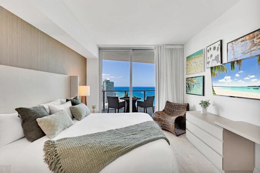Building Photo - 4111 S Ocean Dr