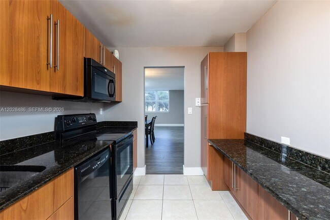 Building Photo - 3001 S Ocean Dr