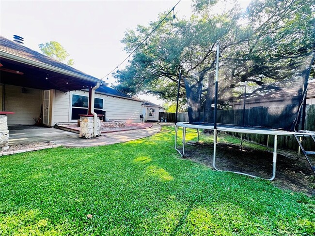 Building Photo - 7419 San Morino Dr