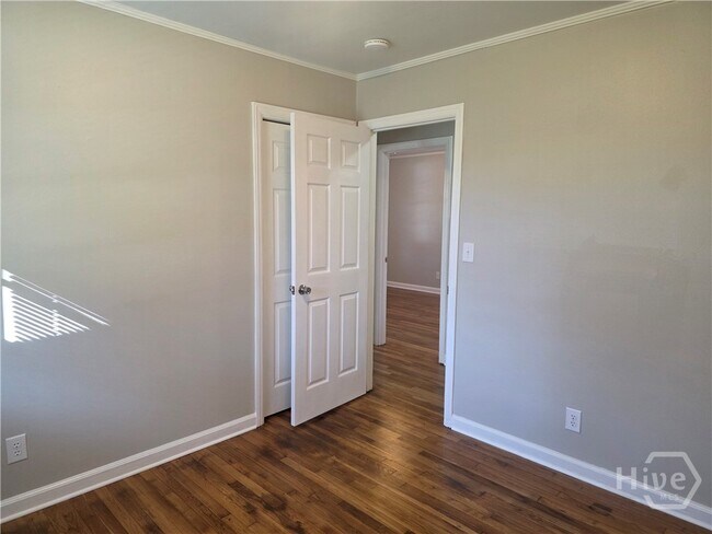 Building Photo - 8 Ronnie Ave