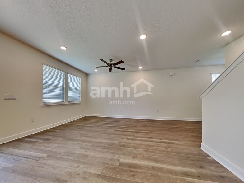 Building Photo - 2560 Spring Moss Ct