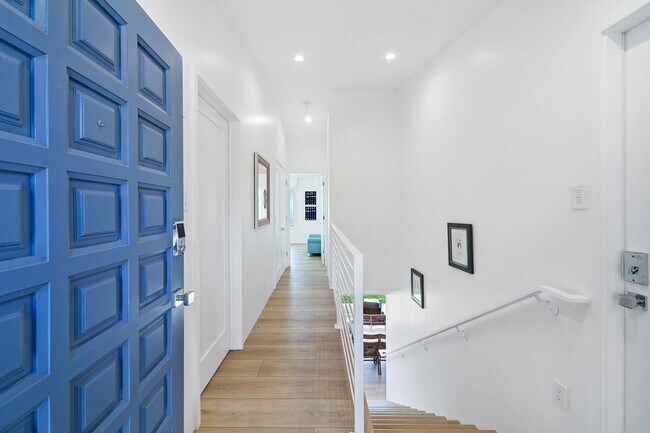 Building Photo - 6817 Seawatch Ln