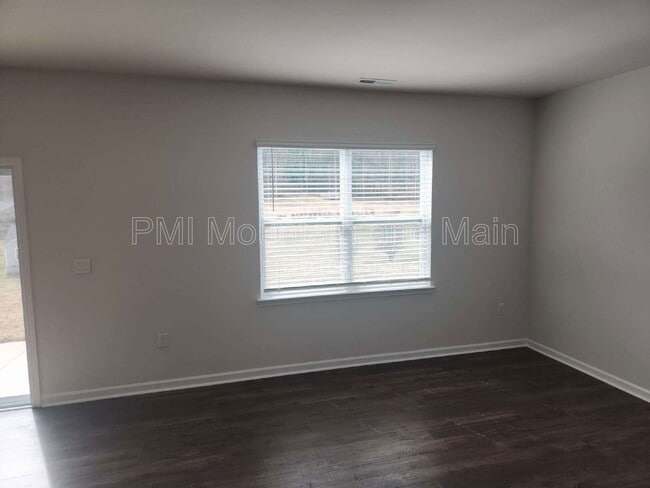 Building Photo - 92 Queen Vly Wy