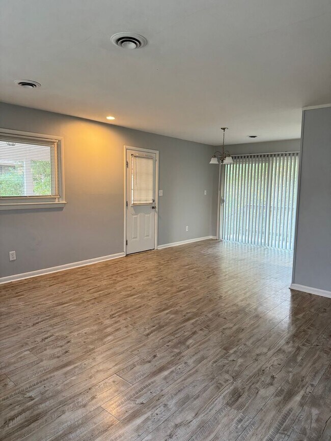 Building Photo - 48 Edgemoor Dr