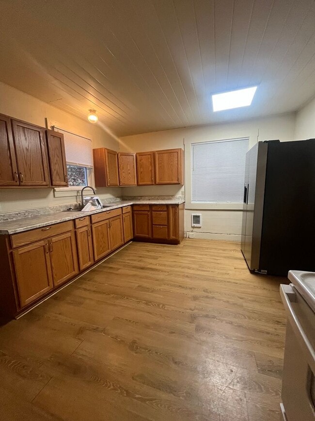 Building Photo - 2-Bedroom 1-Bathroom home in Cottage Grove!