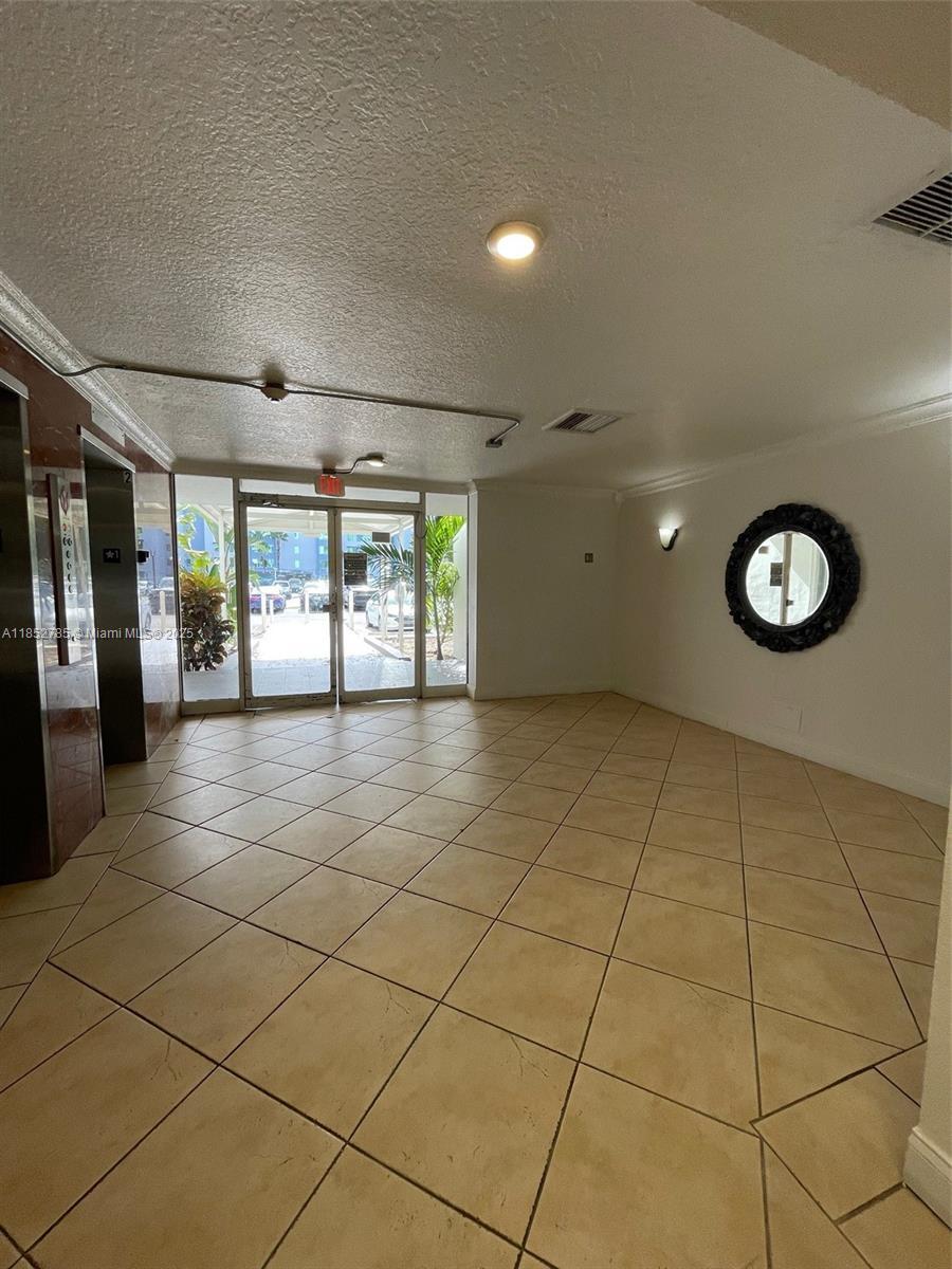 Building Photo - 9143 SW 77th Ave