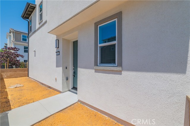 Building Photo - 446 Lobata