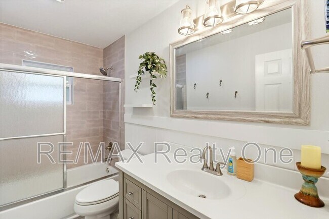 Building Photo - 750 NE 2nd Ave