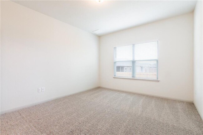 Building Photo - 1221 Fairhaven Gtwy