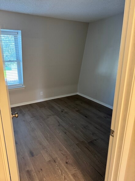 Secondary Bedroom (2) - 6571 Poplar Woods Cir S