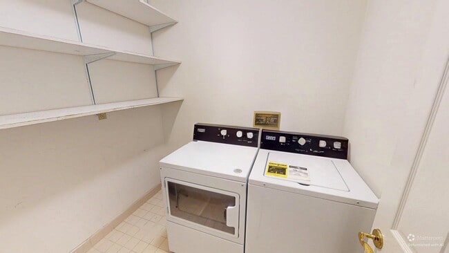 Building Photo - 161 4th Ave