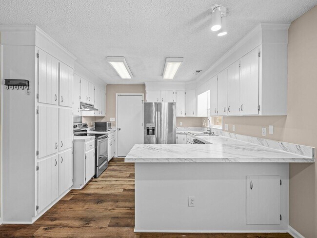 Building Photo - Willow Springs Home