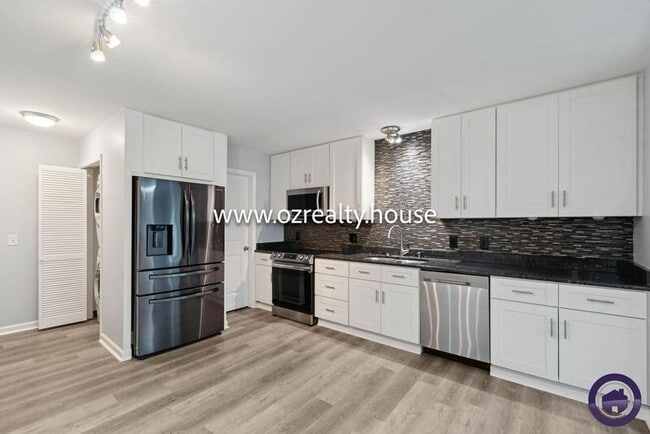 Building Photo - 5537 Willowood Ct