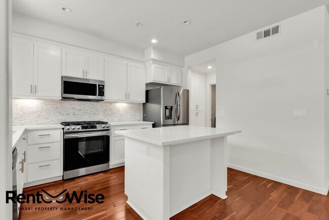 Building Photo - 25425 Huntwood Ave