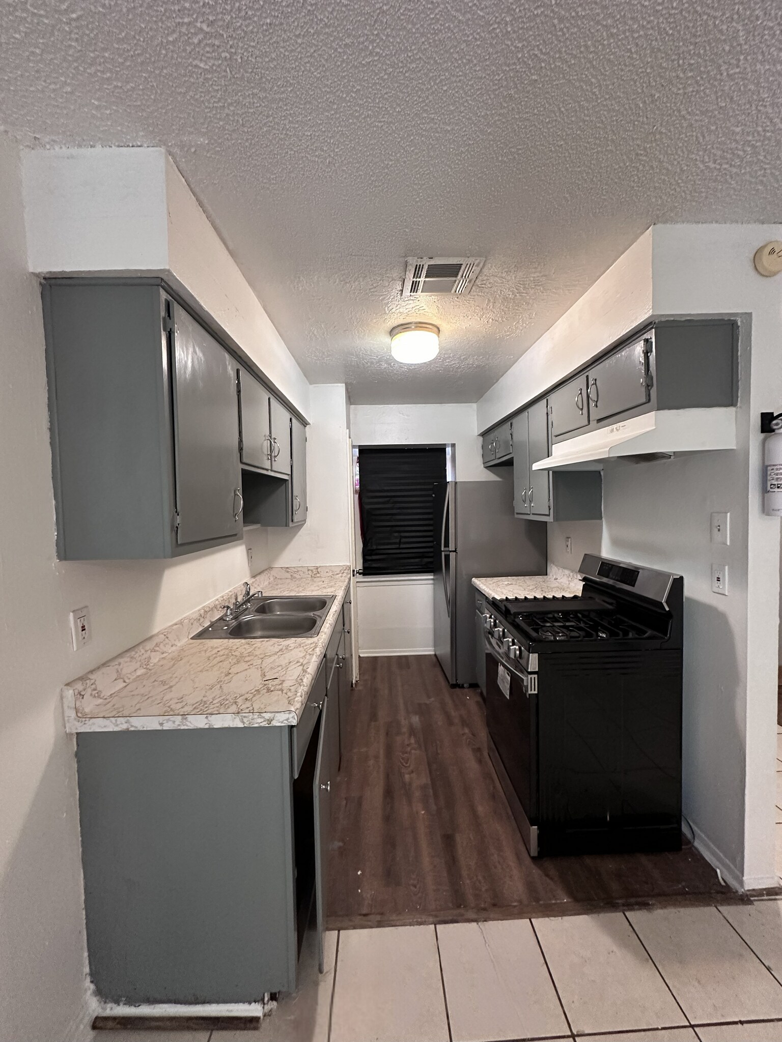Building Photo - 145 S Dexter Dr
