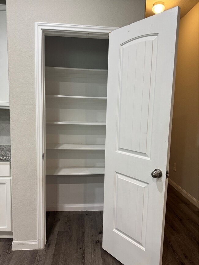 Building Photo - 305 Black Bear Dr