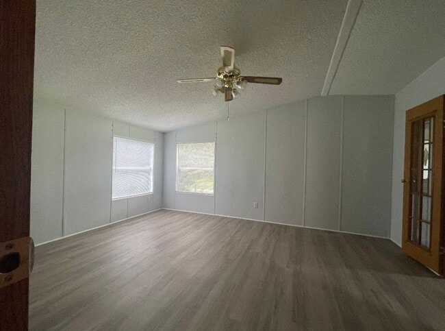 Building Photo - Ready To Rent!