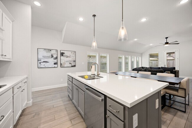 Building Photo - 2122 Germander Ln