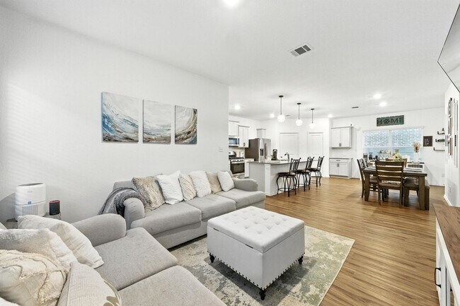 Building Photo - 3/BR 2/BA Home with Modern Touches and Cozy Outdoor Living!