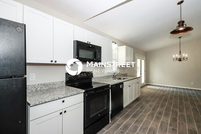 Building Photo - 663 Sunridge Dr