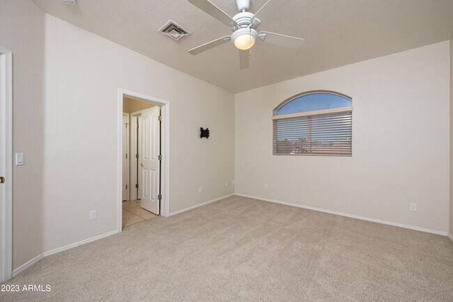 Building Photo - 2524 N Sunrise