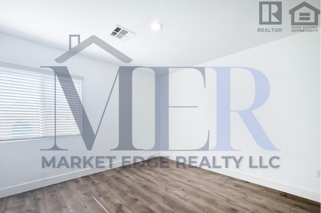 Building Photo - 5Bed/3Bath Home University/McClintock! $399 MOVE-IN SPECIAL! Ready for Immediate Move-In!