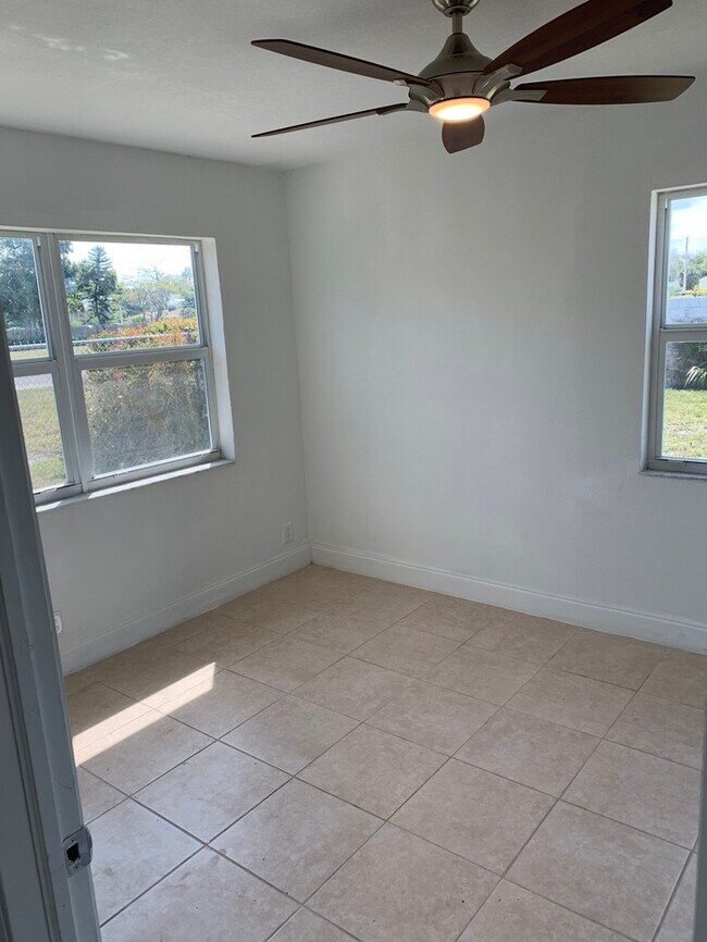 Building Photo - RENOVATED KITCHEN......GRANITE COUNTER TOP...