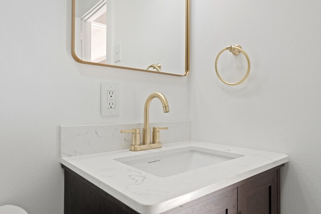 Building Photo - 707 E Front St