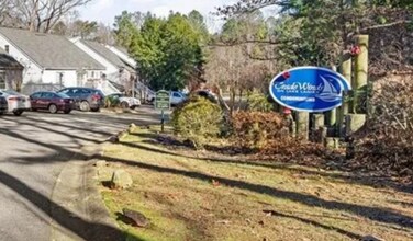 Building Photo - Condo on Lake Lanier!!!