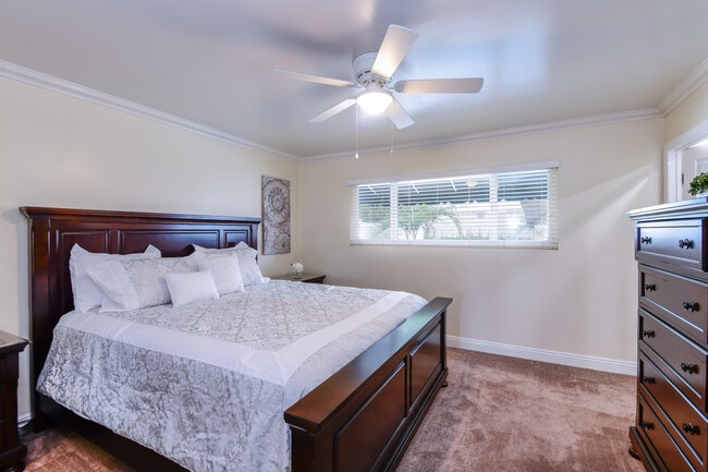 Building Photo - 901 Carlson Dr