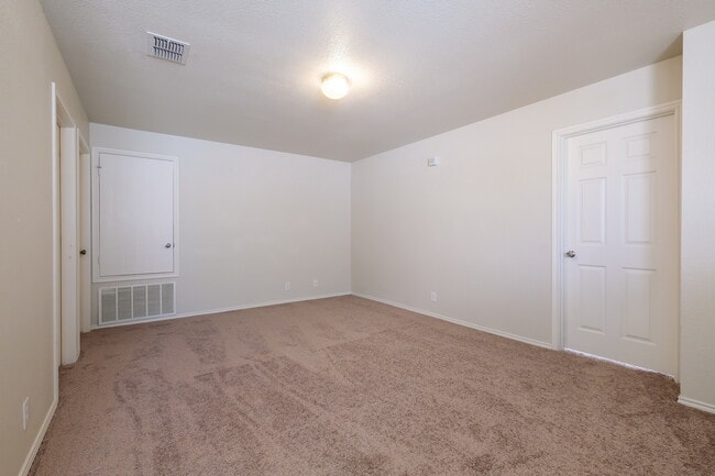 Building Photo - ***APPLICATION CURRENTLY UNDER REVIEW***MO...