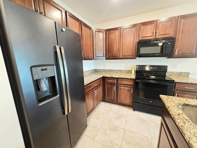 Building Photo - 3050 Beacon Dr