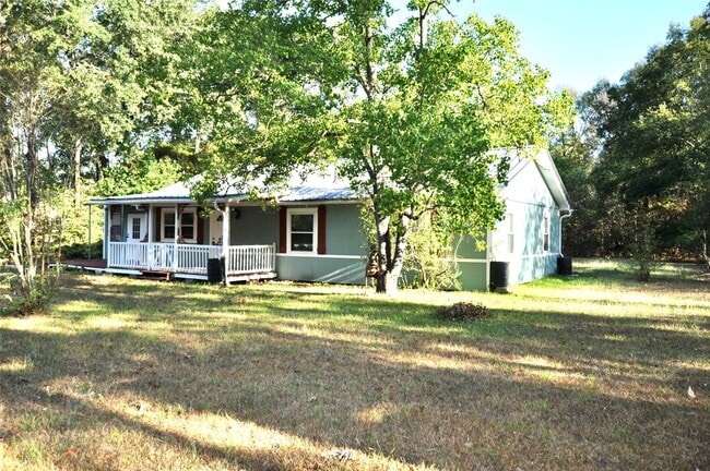 Building Photo - 208 Blue Lake Dr