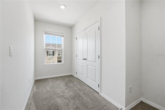 Building Photo - 1228 Yellow Finch Dr