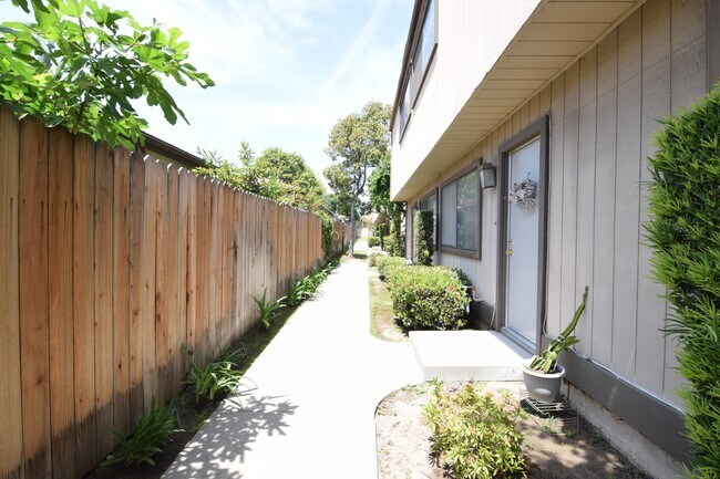 Building Photo - New with a View: This Property is just right for You!