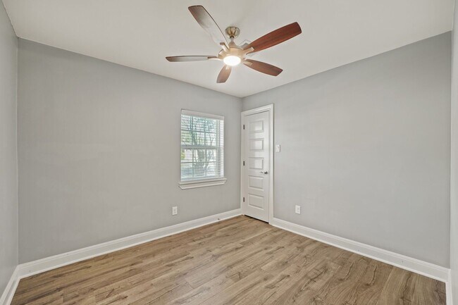 Building Photo - 5001 Canella Dr