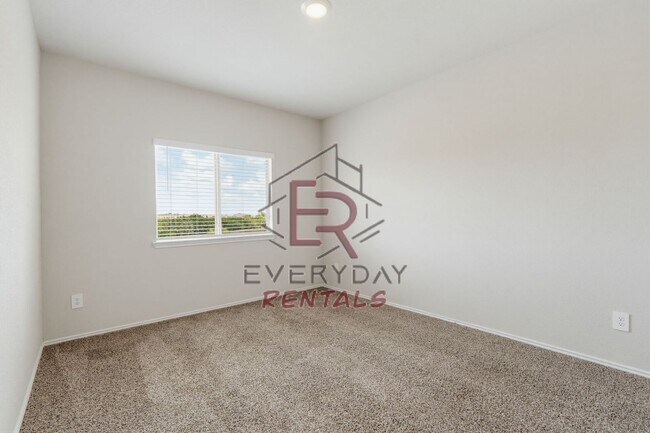 Building Photo - 2102 Gadwall Dr