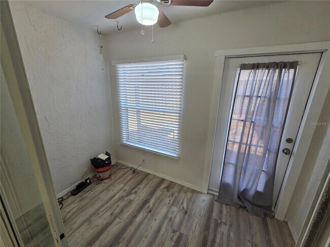 Building Photo - 1854 Foxhall Cir