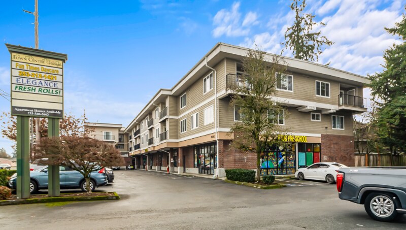 Building Photo - 12040 Bridgeport Way SW