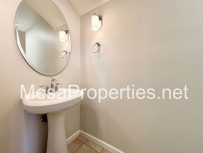 Building Photo - 2922 E Via Fiano