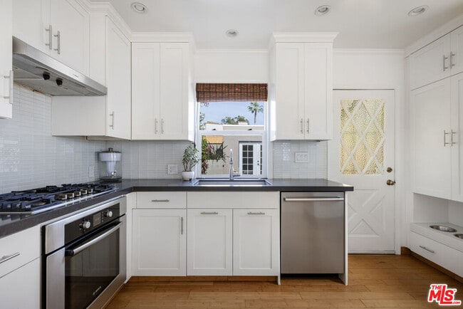 Building Photo - 3659 Glenfeliz Blvd