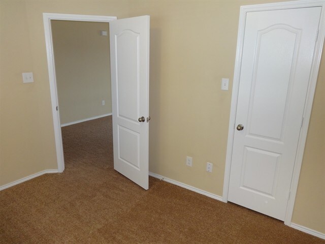 Building Photo - 108 Thoroughbred Dr