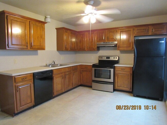 Building Photo - Pet negotiable with home owner approval!