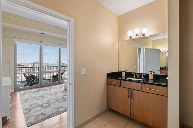 Building Photo - 929 Portland Ave