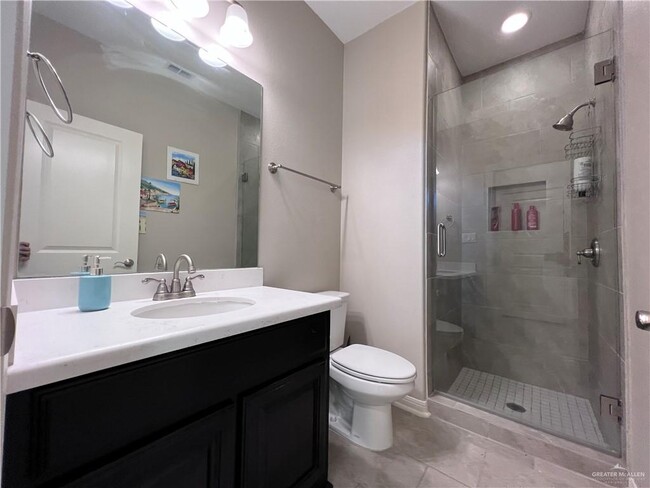 Building Photo - 40 Ensenada Ave